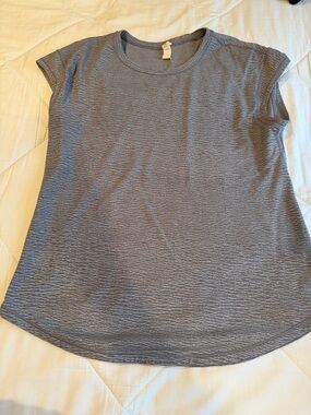 lululemon athletica Grey Short Sleeve Scoop Neck Tee